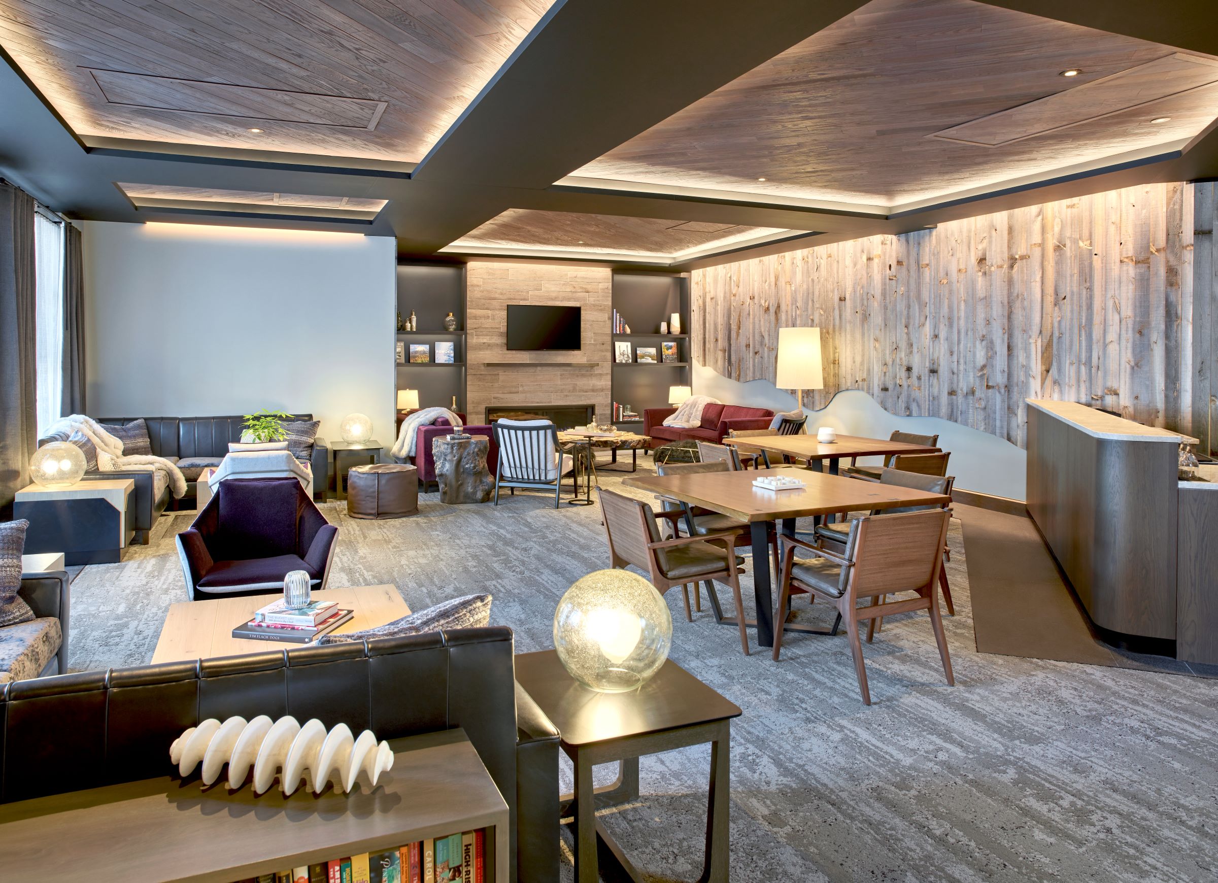 Snowmass Mountain Club reception area.